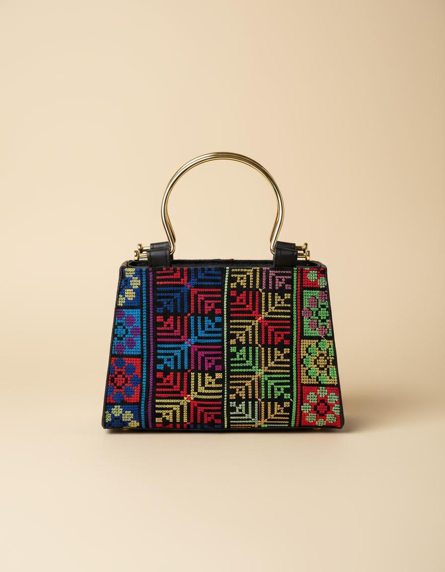 حقيبة مطرزة كلاسيكية