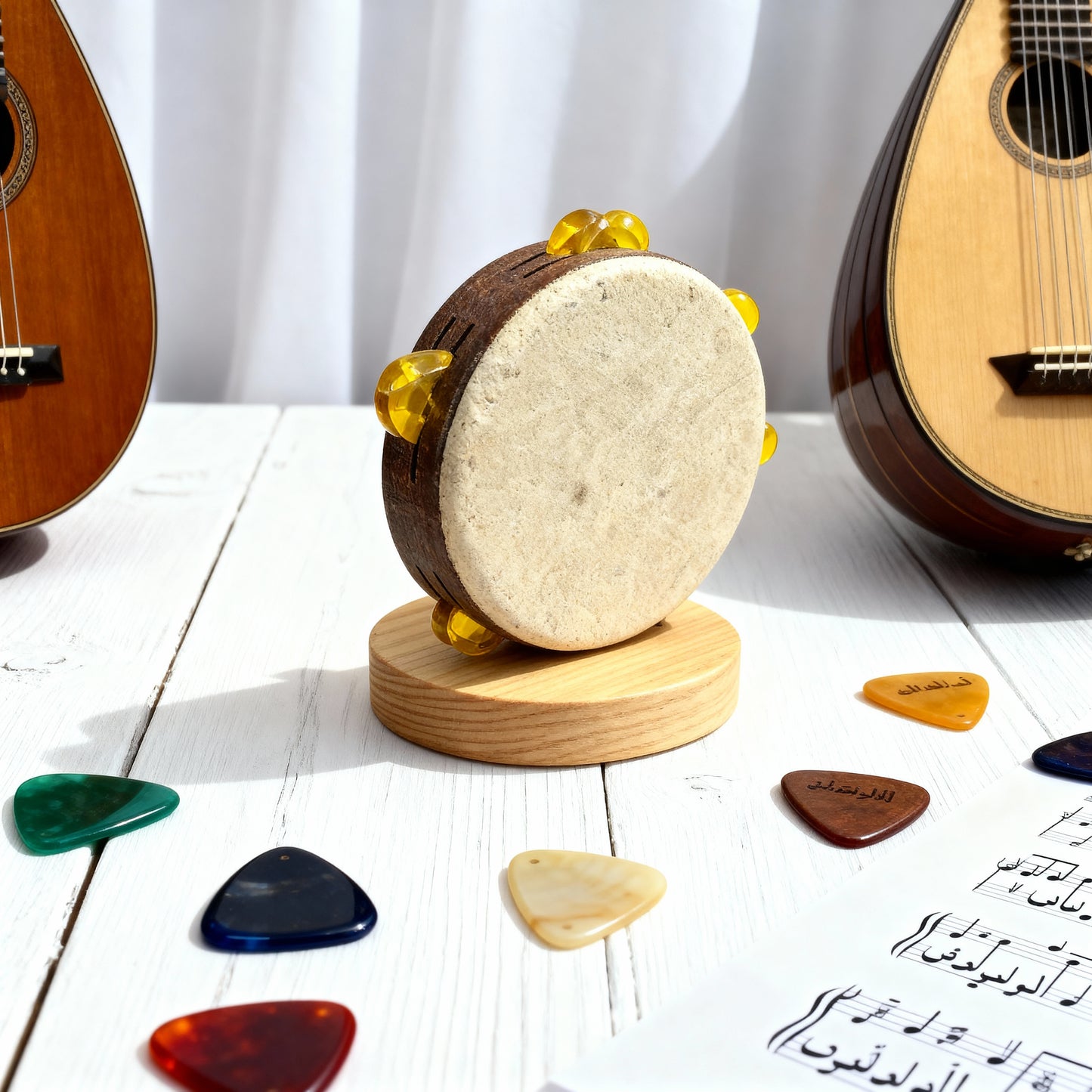 تمثال طبلة خشبي مصنوع يدويًا