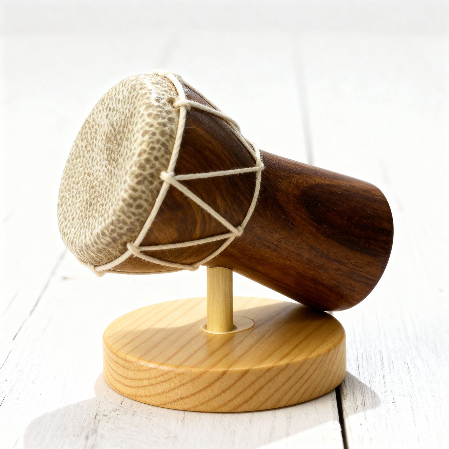 تمثال طبلة بإطار خشبي مصنوع يدويًا (الطبلة).