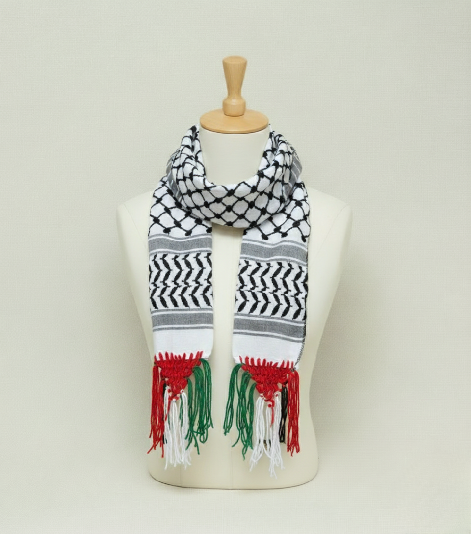 وشاح مستوحى من التراث الفلسطيني.