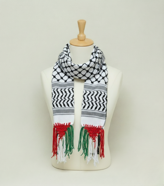 وشاح مستوحى من التراث الفلسطيني.